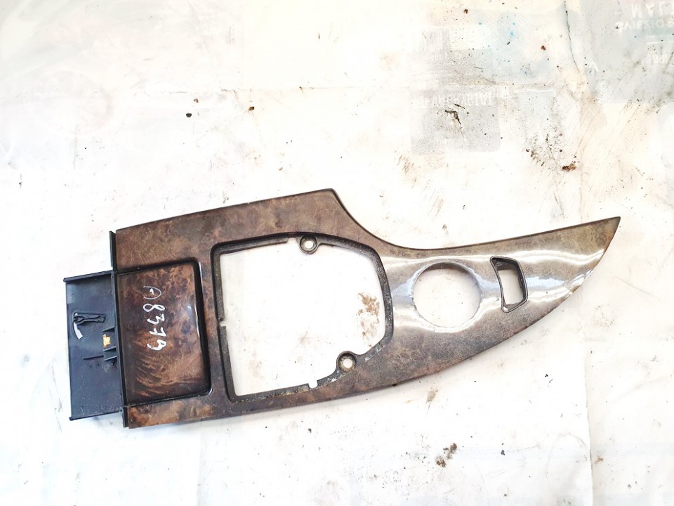 1231006 BMW 5-Series 2005 Wykończenie wnętrza (plastikowe elementy)