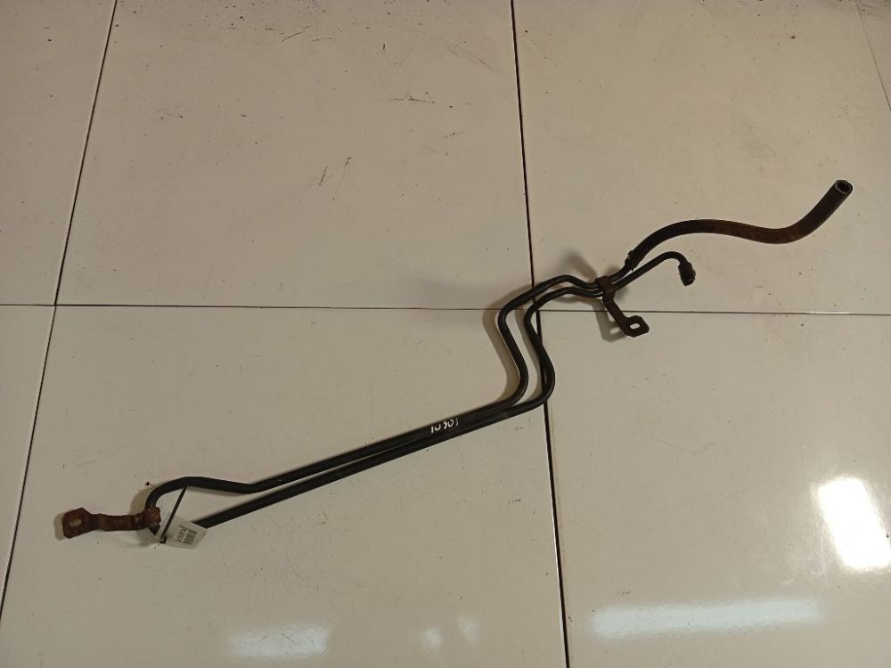 Audi A6 1996 топливная трубка