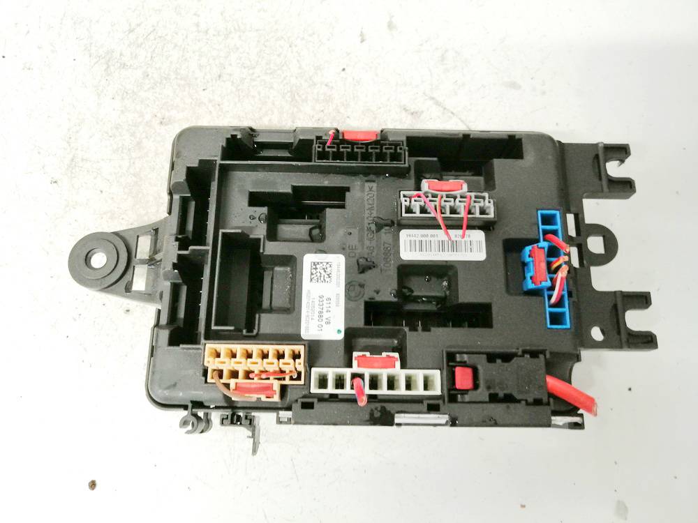 933788001 BMW 3-Series 2013 Fuse box