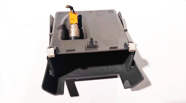 3M51245176AHW Ford C-MAX 2004 cendrier - Thumbnail 2