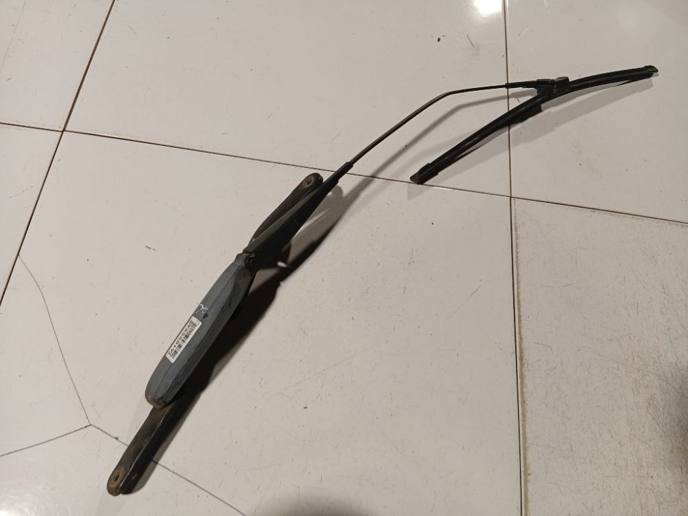 3M5117526CA Ford C-MAX 2004 Ramię wycieraczki przedniej (przednie wycieraczki)