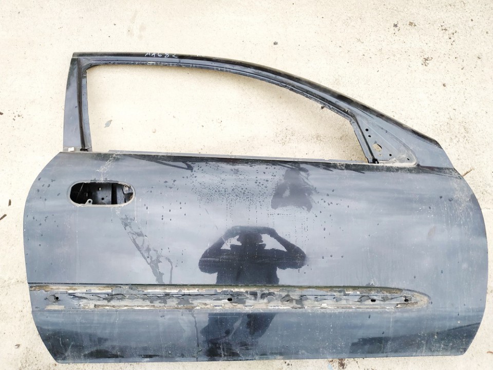 JUODOS Nissan Almera 2000 Etuovi - EDESSÄ OIKEALLA