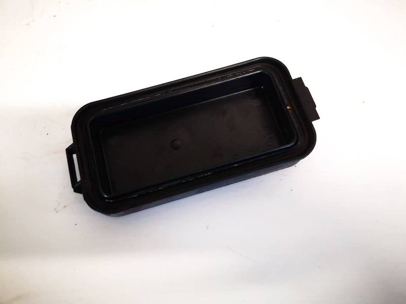 96359600 Volkswagen Bora 1999 Headlight bulb dust cover cap - FRONT - Thumbnail 2