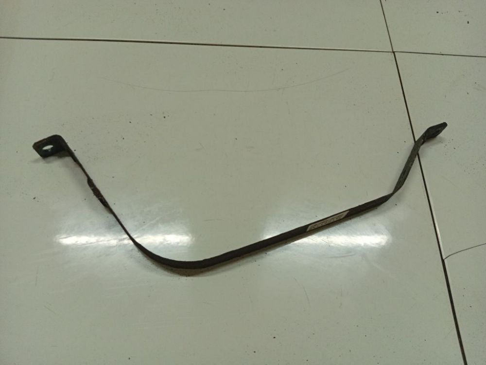 Suzuki Swift 2006 Polttoainesäiliön kiinnitys (polttoainesäiliön kiinnitysremmi) - Thumbnail 2