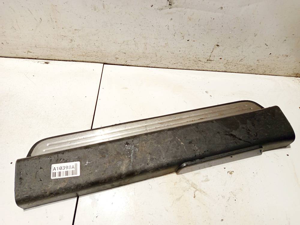 96630459 Chevrolet Captiva 2007 Interior door step trim - FRONT RIGHT