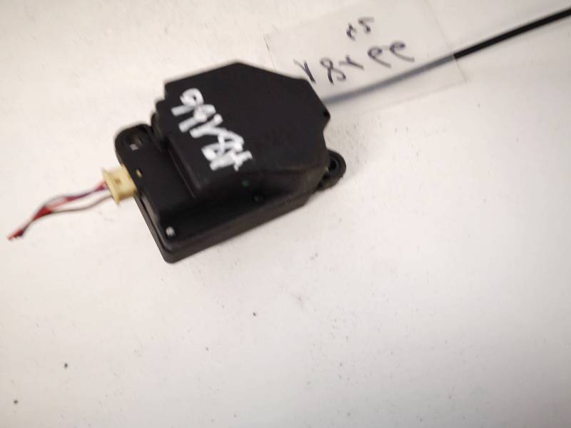 4N5H19E616AC Volvo V50 2005 Lämmittimen läppämotor - Thumbnail 2