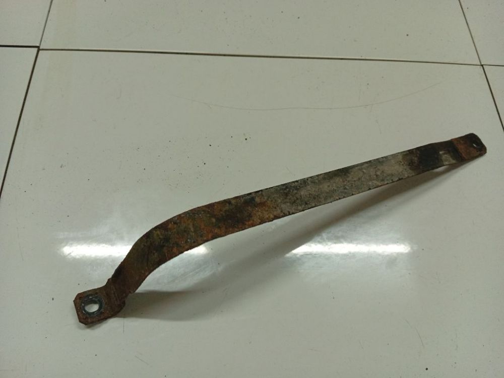 Suzuki Swift 2006 Kuro bako tvirtinimo (kuro bako juosta)