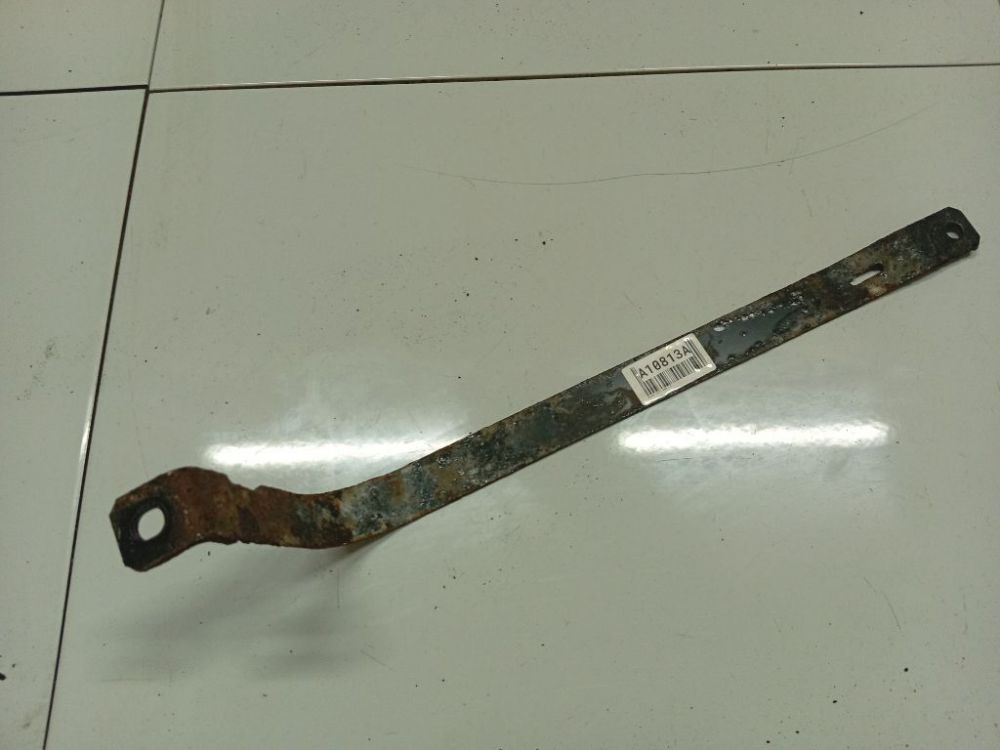 Suzuki Swift 2006 Polttoainesäiliön kiinnitys (polttoainesäiliön kiinnitysremmi) - Thumbnail 3