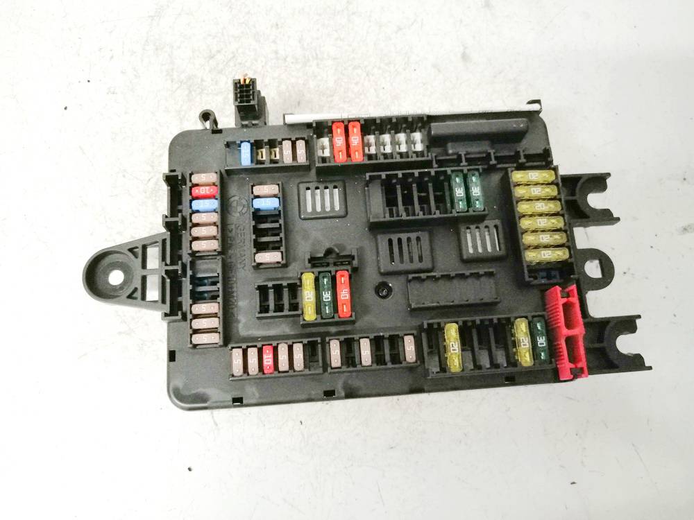 926111103 BMW 1-Series 2012 Fuse box