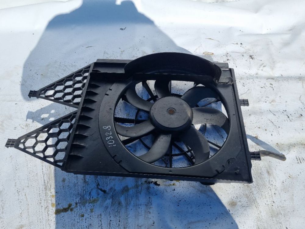 6R0121207 Skoda Fabia 2010 Dyfuzor (wentylator chłodnicy)