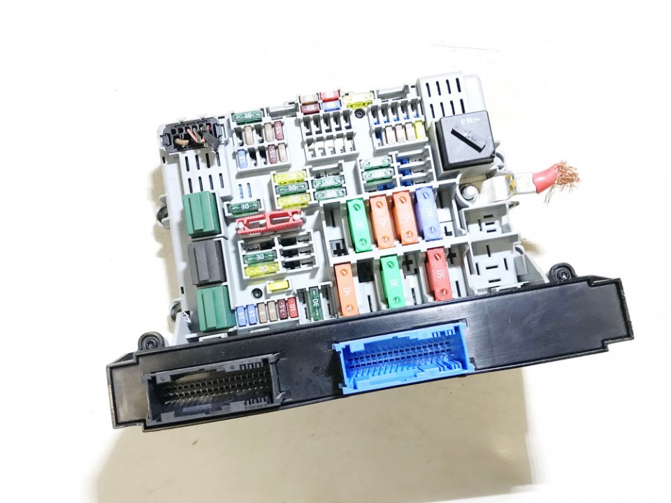 690662407 690662407, b010099000, 43397231 Fuse box BMW 1Series 2007 1