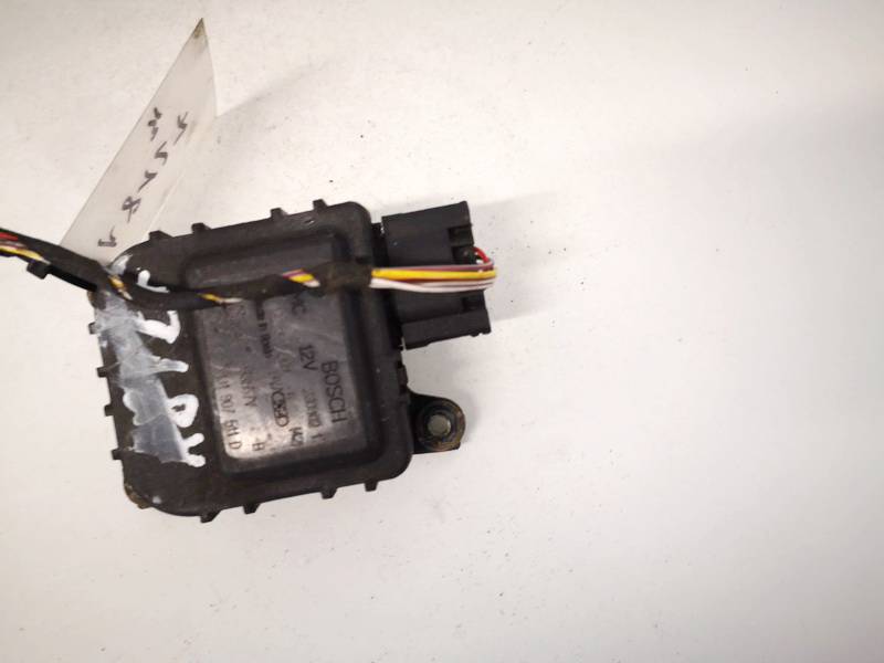 1J1907511D Audi A3 2002 Sildītāja vārsta motoriņš - Thumbnail 2