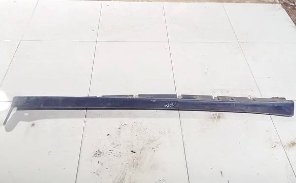 MR910492 Mitsubishi Carisma 2003 Plastikowy prawy próg