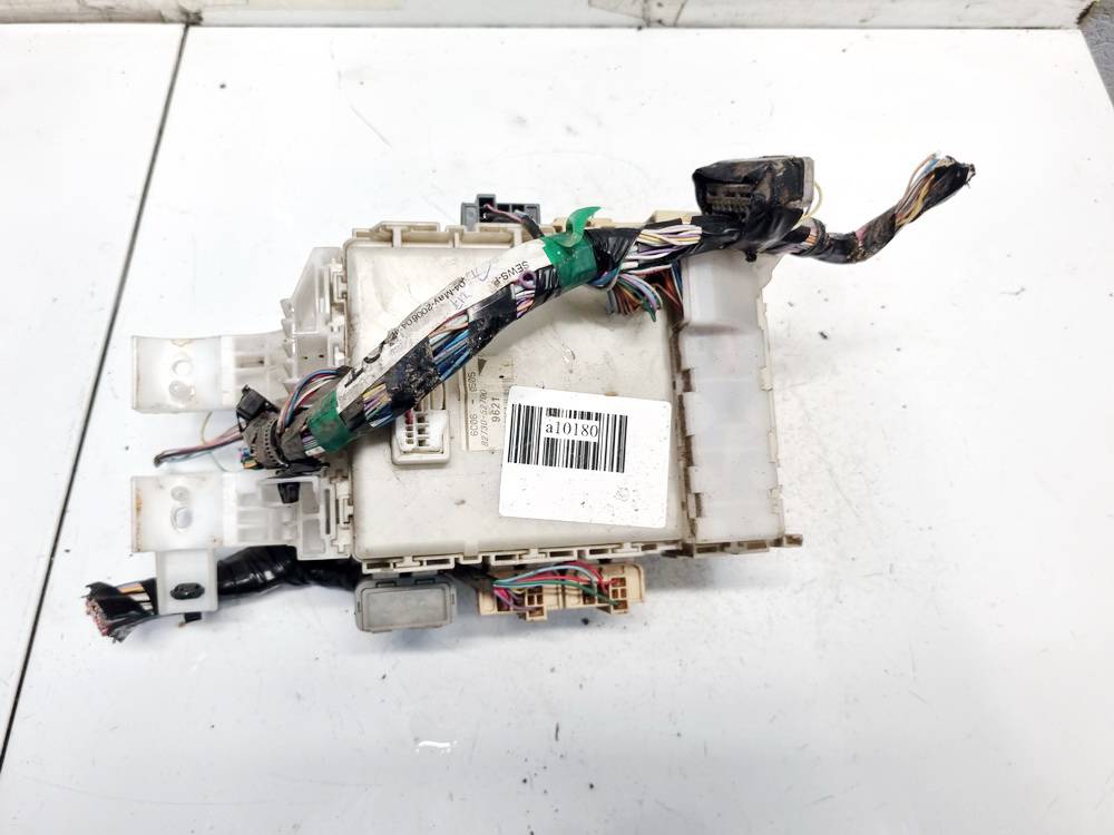 8273052700 Toyota Yaris 2006 Fuse box - Thumbnail 3