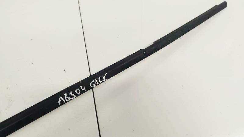 BMW 1-Series 2006 Listwa szyby drzwi - TYLNE LEWE - Thumbnail 2