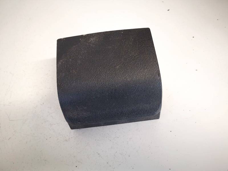 1U0857962B Skoda Octavia 2004 Aschenbecher