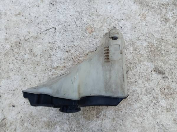 61.667007970 BMW 3-Series 2002 Zbiornik Płynu Do Spryskiwaczy