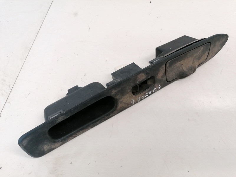 MR283701 Mitsubishi Space Wagon 1999 Stiklo valdymo mygtukas (lango pakeliko mygtukai)