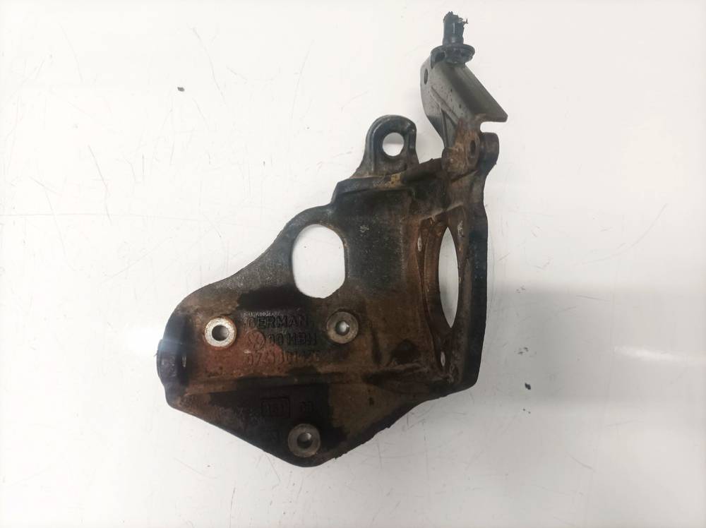 074130147C Volvo S80 2000 Variklio kronsteinas ir Greiciu dezes kronsteinas