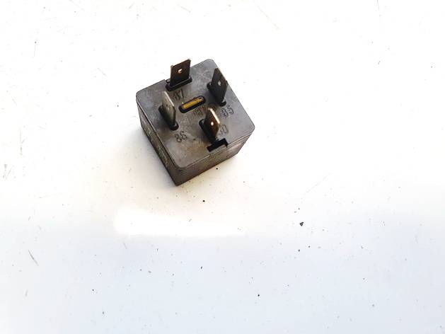 8D0951253A Volkswagen Passat 2001 Relay module - Thumbnail 3