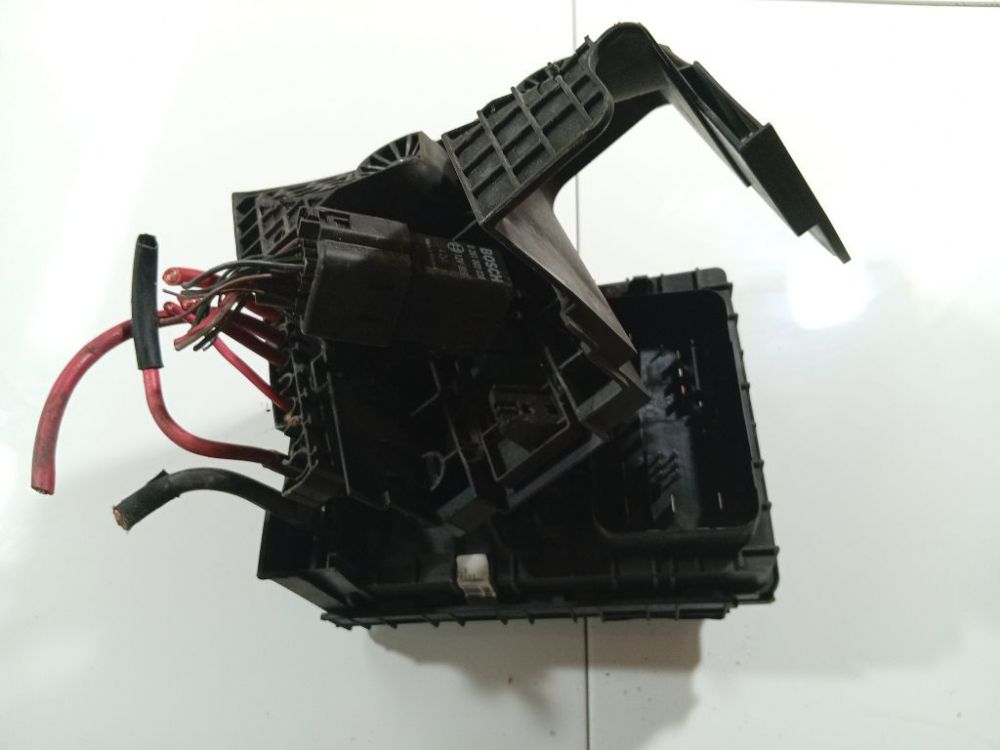 1K0937125A Volkswagen Golf 2006 Fuse box