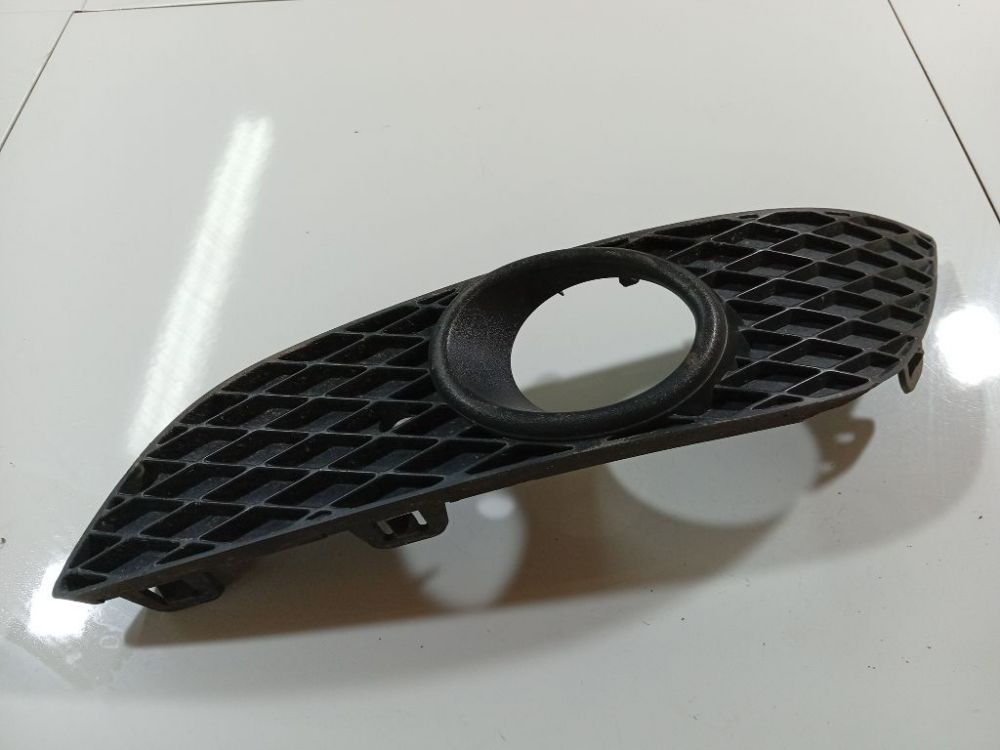 375768702 Opel Astra 2009 Bumper Grille - FRONT RIGHT