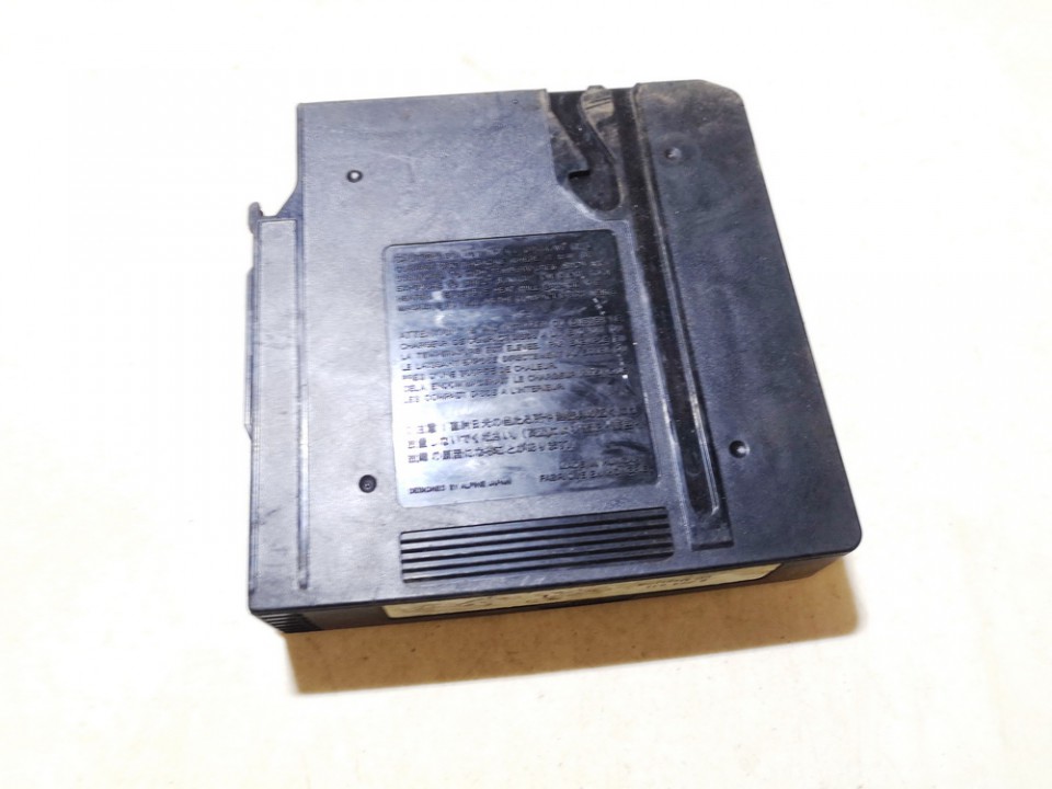 8364931 BMW 3-Series 1998 CD changers - Thumbnail 2