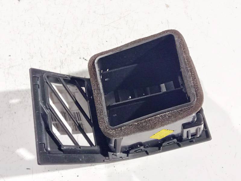 1087541 Chrysler 300C 2006 Dash Vent (Air Vent Grille) - Thumbnail 2