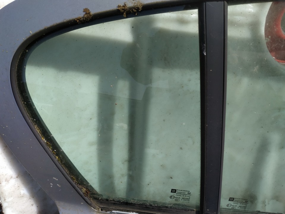 Opel Astra 2006 Quarter glass - REAR RIGHT