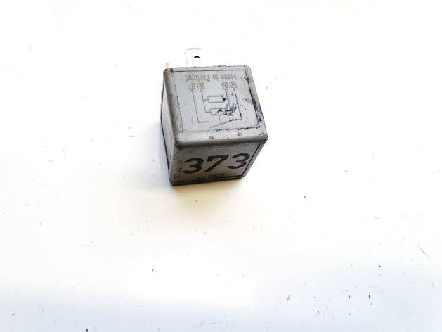 8D0951253A Volkswagen Passat 2001 Relay module