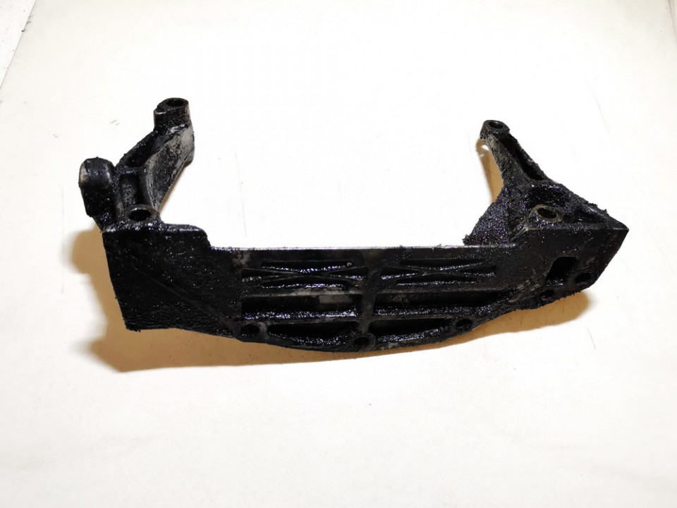 527870 Audi A4 1996 Engine Mount Bracket and Gearbox Mount Bracket