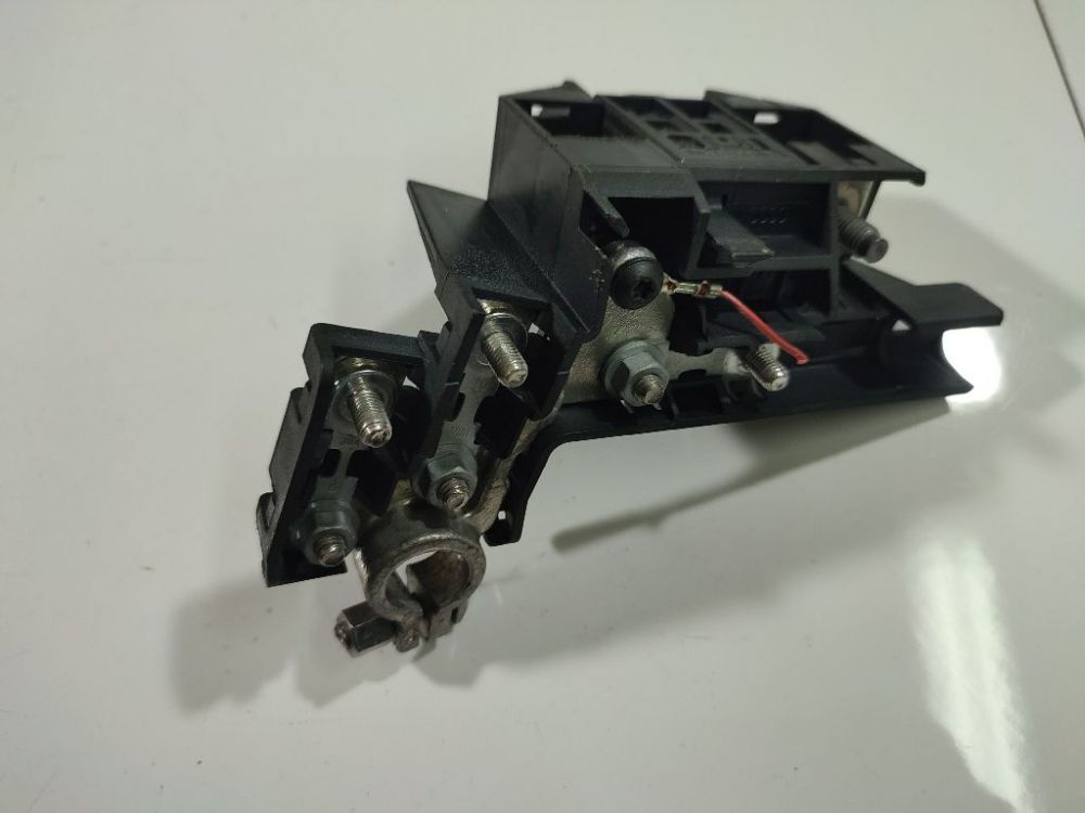 4F0915519 Audi A5 2009 Akumuliatoriaus klemas (kontaktai)