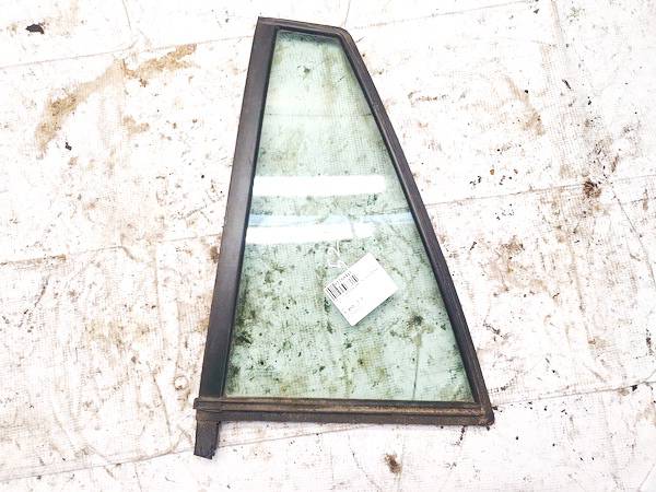 DOT24M68AS2 Skoda Fabia 2006 Ceturtā loga stikls (vai) sānu mazais stikls - AIZMUGURE PA LABI