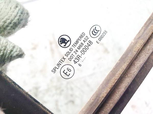 DOT24M68AS2 Skoda Fabia 2006 Ceturtā loga stikls (vai) sānu mazais stikls - AIZMUGURE PA LABI - Thumbnail 3