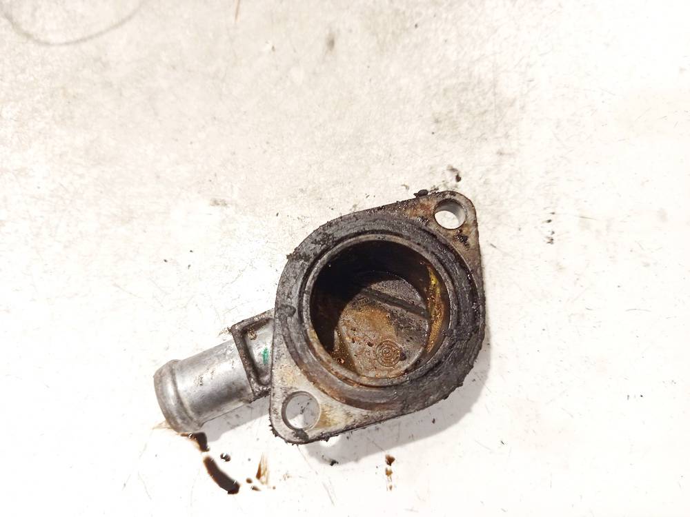 90573185 Opel Omega 2001 Kołnierz układu chłodzenia (pokrywa obudowy termostatu układu chłodzenia silnika) - Thumbnail 2