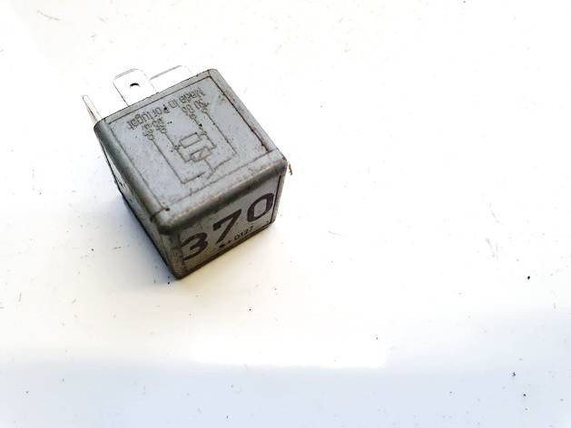 8D0951253A Volkswagen Passat 2001 RELÉ PARA AUTOMÓVIL - Thumbnail 2