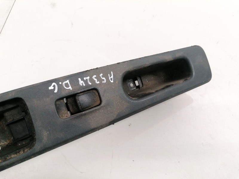 Mitsubishi Space Wagon 1999 Stiklo valdymo mygtukas (lango pakeliko mygtukai) - Thumbnail 2