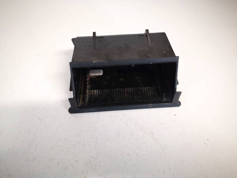 Skoda Octavia 2004 Aschenbecher