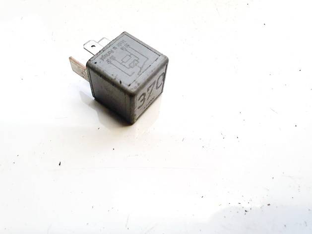8D0951253A Volkswagen Passat 2001 RELÉ PARA AUTOMÓVIL