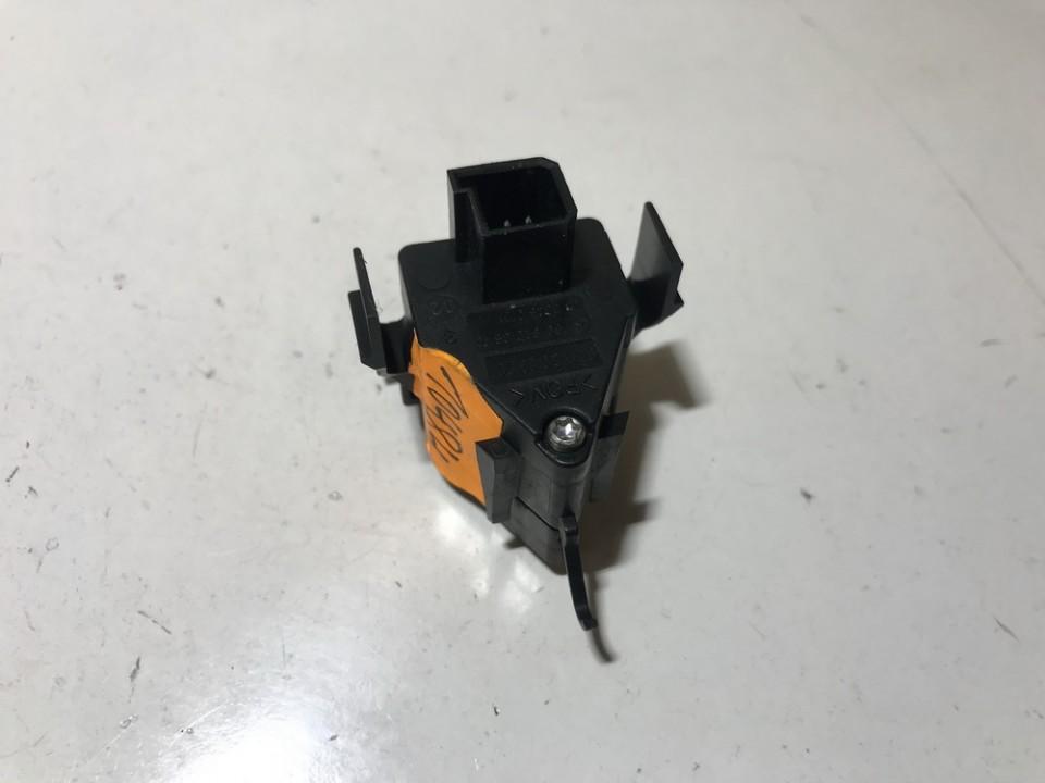 1698203610 Mercedes-Benz B-CLASS 2007 Hazard switch - Thumbnail 2