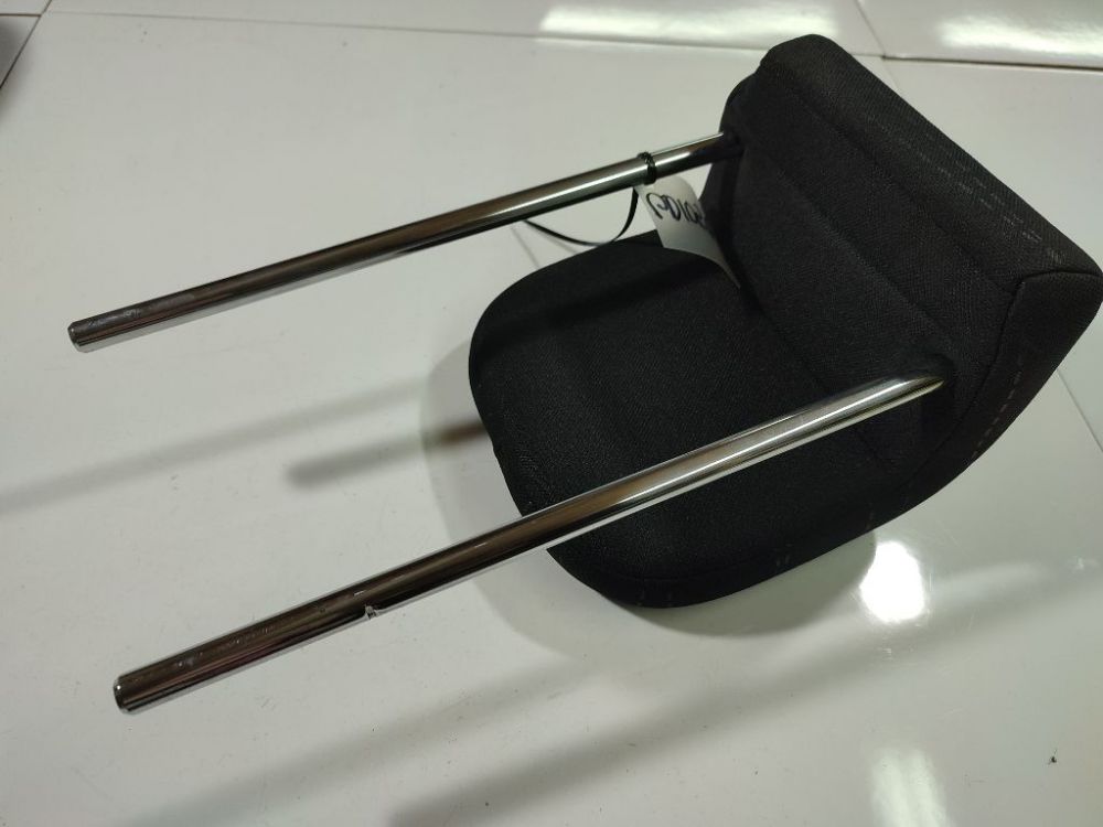 Toyota Yaris 2006 Seat headrest - Thumbnail 3