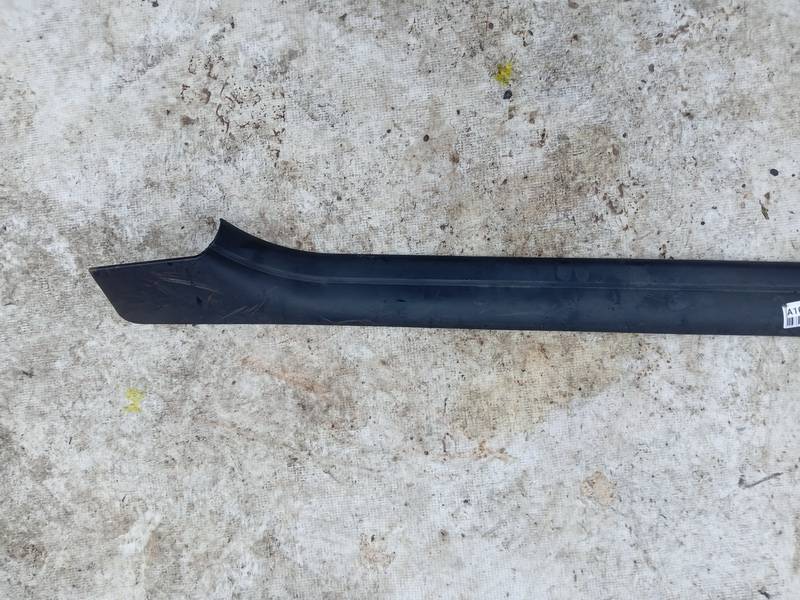 51.478268143 BMW 3-Series 2002 Interior trim