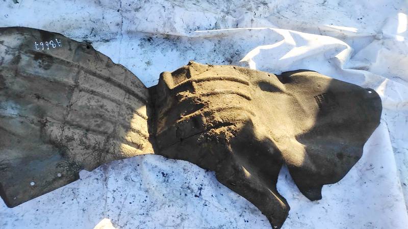 8V41S278B50AD Ford Kuga 2009 Doublure de voûte de roue arrière droite - Thumbnail 2