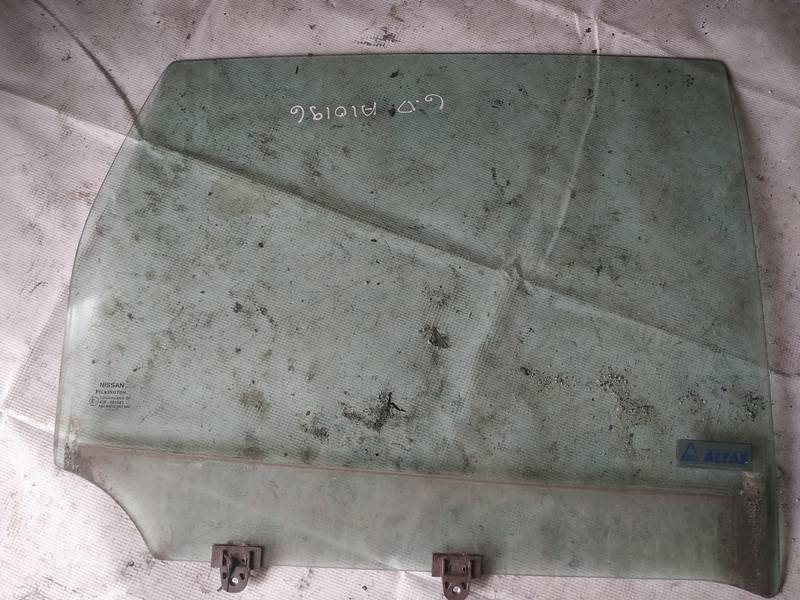 AS2 Nissan Note 2007 Oven lasi - TAKANA OIKEALLA