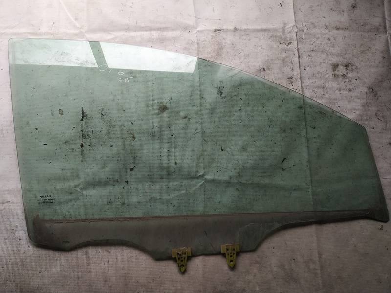 AS2 Nissan Note 2007 Oven lasi - EDESSÄ OIKEALLA