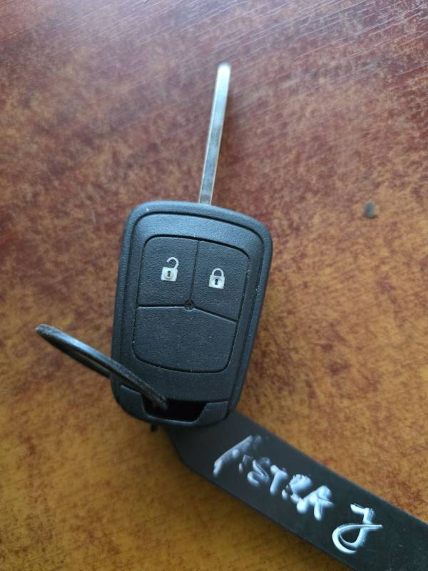 Opel Astra 2012 Remote Key - Thumbnail 2