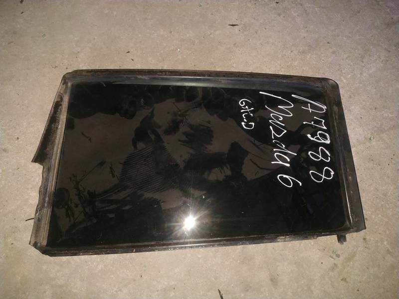 Mazda 5 2006 Ceturtā loga stikls (vai) sānu mazais stikls - AIZMUGURE PA LABI