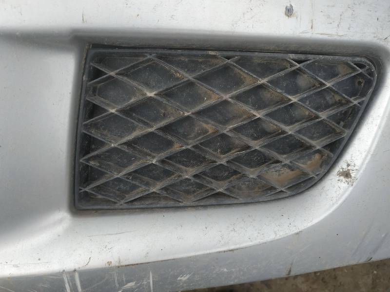 Mazda Premacy 2001 Rejilla inferior del parachoques delantero - DELANTERO IZQUIERDO