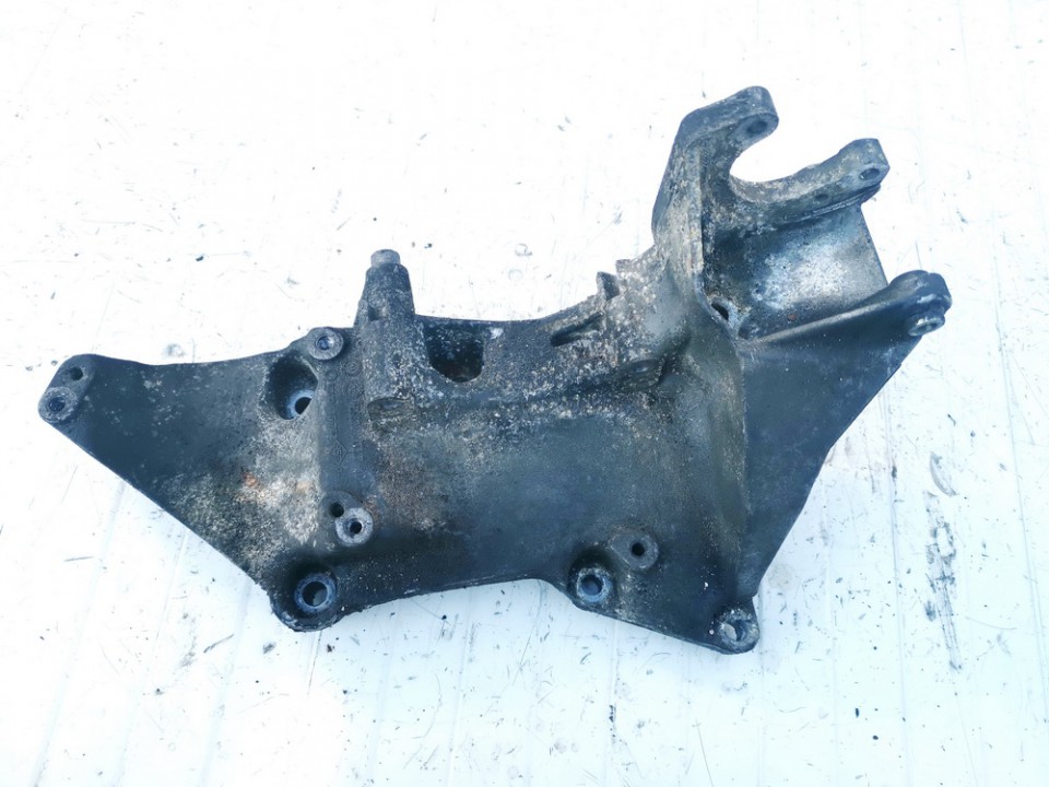 8200115762 Renault Laguna 2002 Engine Mount Bracket and Gearbox Mount Bracket