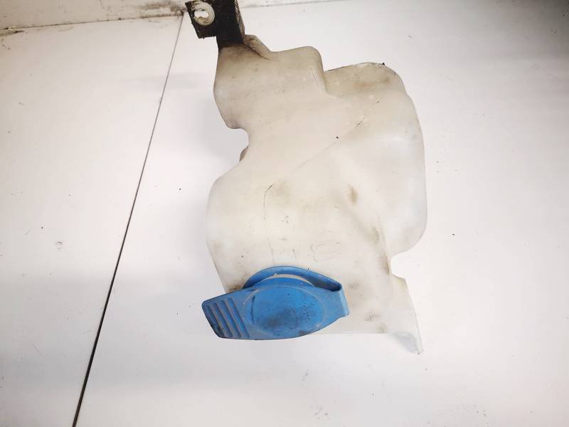 1J0955453F Volkswagen Golf 2000 Windshield Washer Reservoir tank (WASHER BOTTLE)